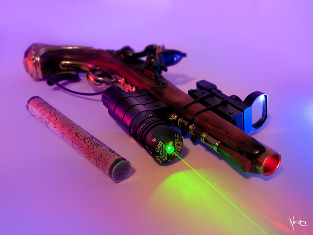 Flintlock-Pistol-Tactical-Laser-Holograp